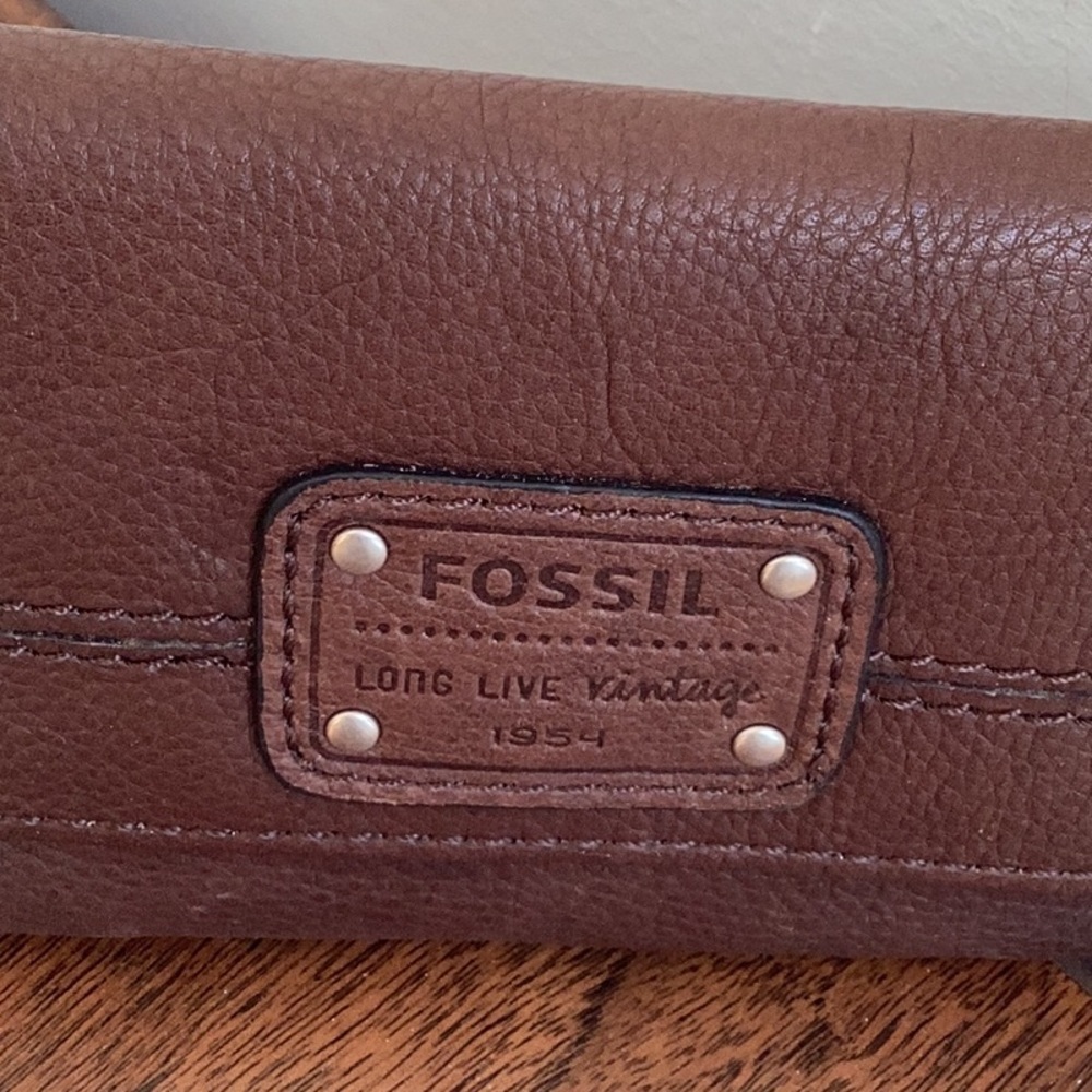 Fossil Vintage Brown cowhide Leather Wallet - Picture 3 of 16